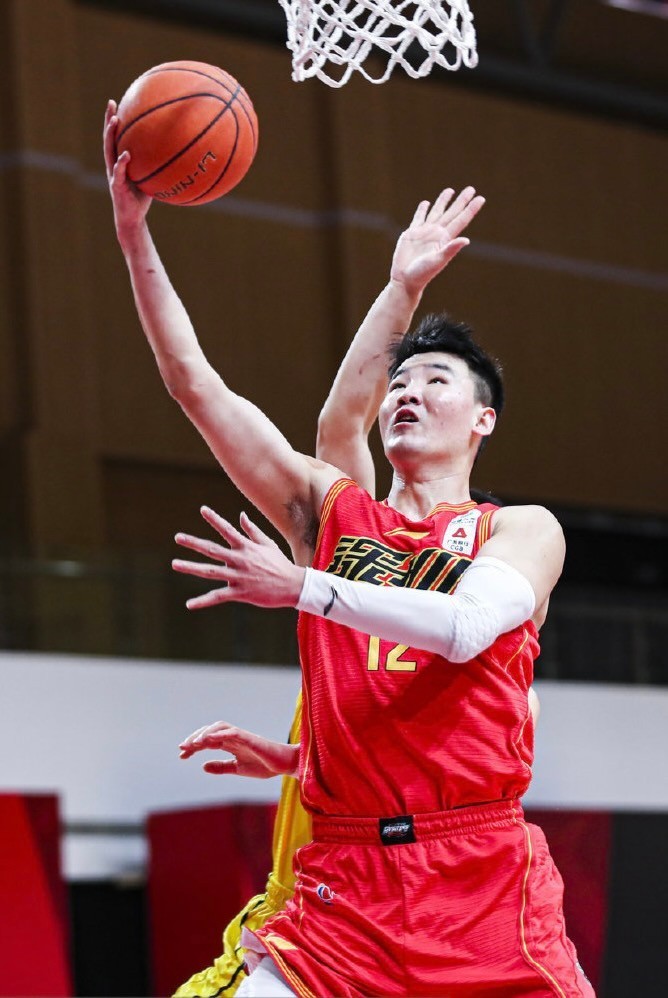 包含斯诺克邀请赛掀起高潮，皖江巨龙队强势横扫岭东迅豹队，老将里程碑之夜——细节处理更胜一筹的词条