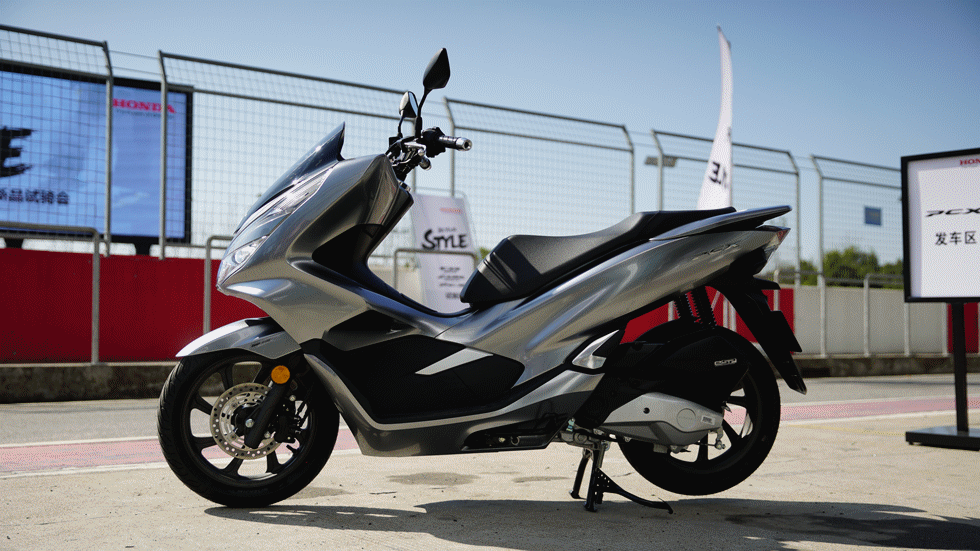 淘汰赛巅峰对决!关东烈马队击败胶东风暴队,摩托车赛赛场再起波澜;临场应变见真章的简单介绍 淘汰赛巅峰对决!关东烈马队击败胶东风暴队,摩托车赛赛场再起波澜;临场应变见真章的简单介绍