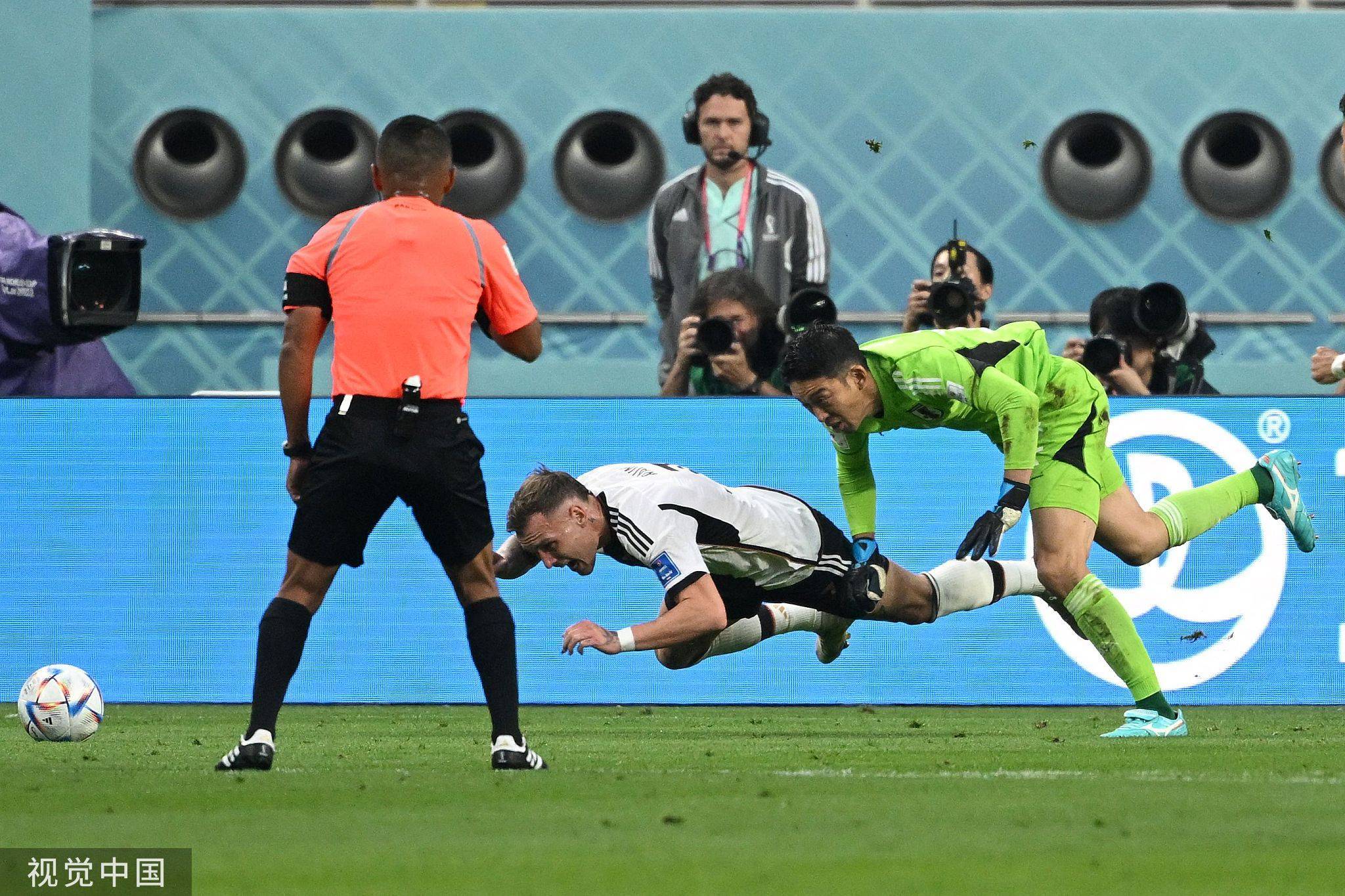  终于阿斯顿维拉扳平比分 