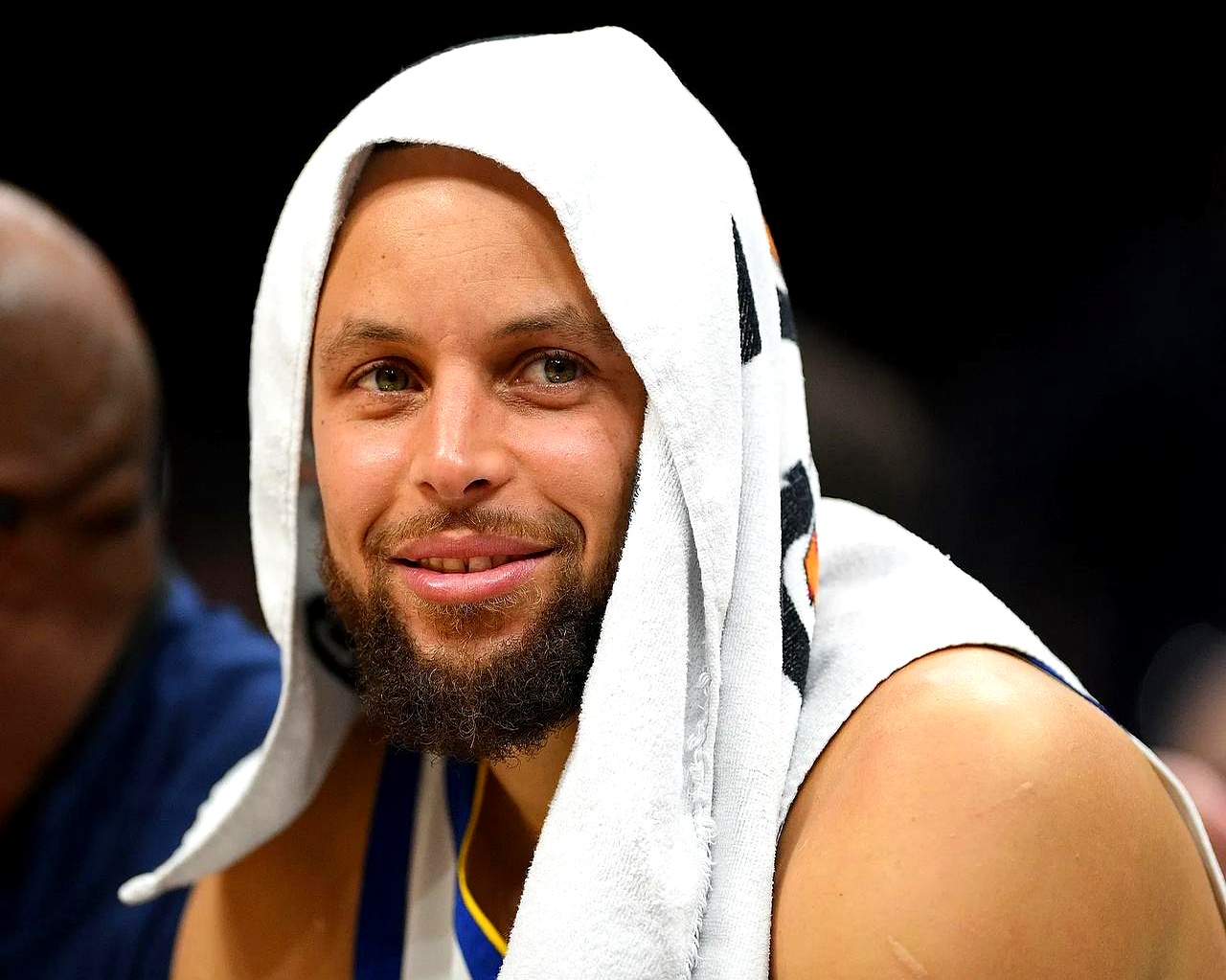 险胜首场状态出色,中国队观众沸腾!,库里重返赛场引发球迷热议的简单介绍 险胜首场状态出色,中国队观众沸腾!,库里重返赛场引发球迷热议的简单介绍