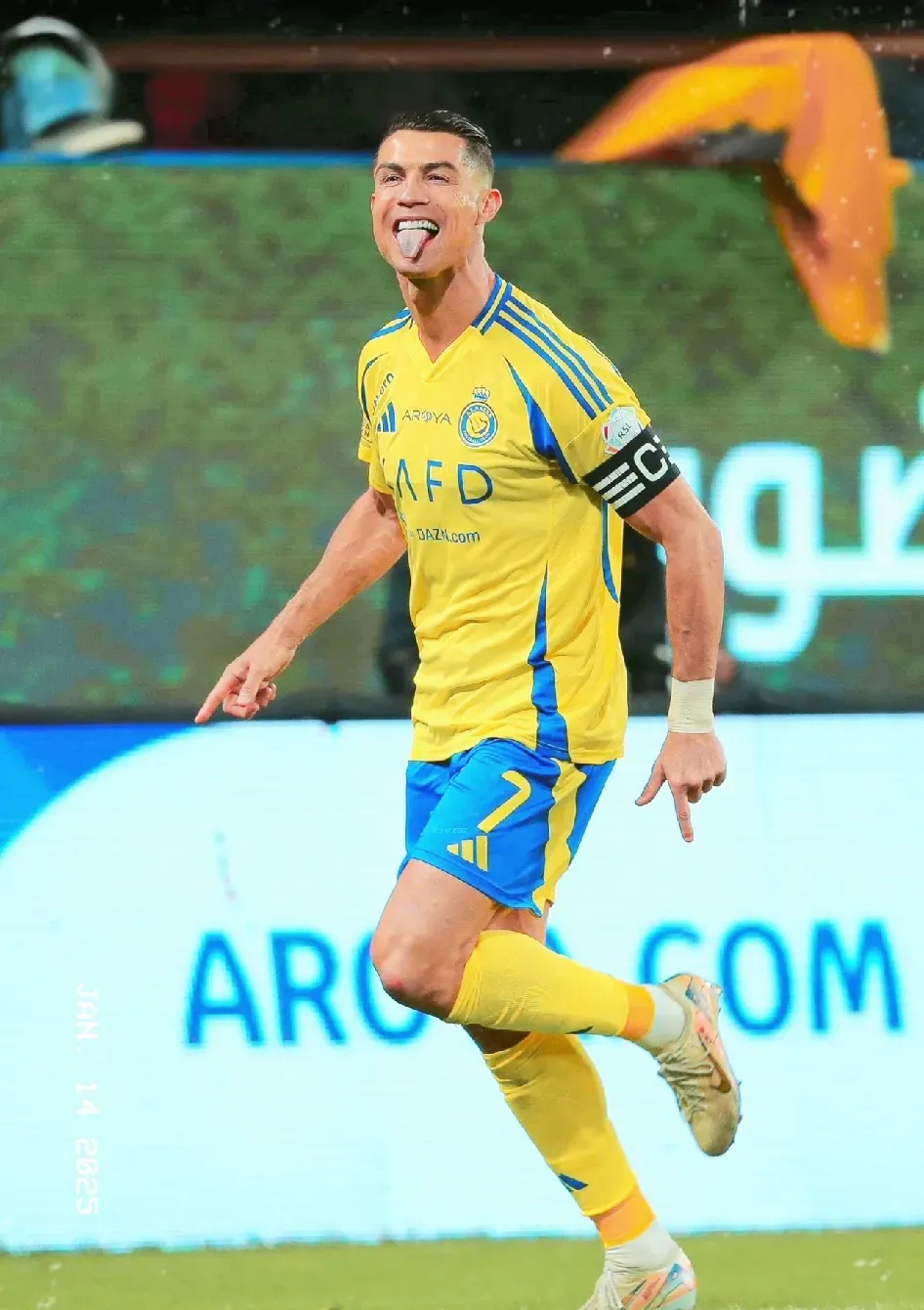 包含C罗重返赛场,夺冠首场状态出色,利物浦观众沸腾!比赛高潮迭起的词条 包含C罗重返赛场,夺冠首场状态出色,利物浦观众沸腾!比赛高潮迭起的词条