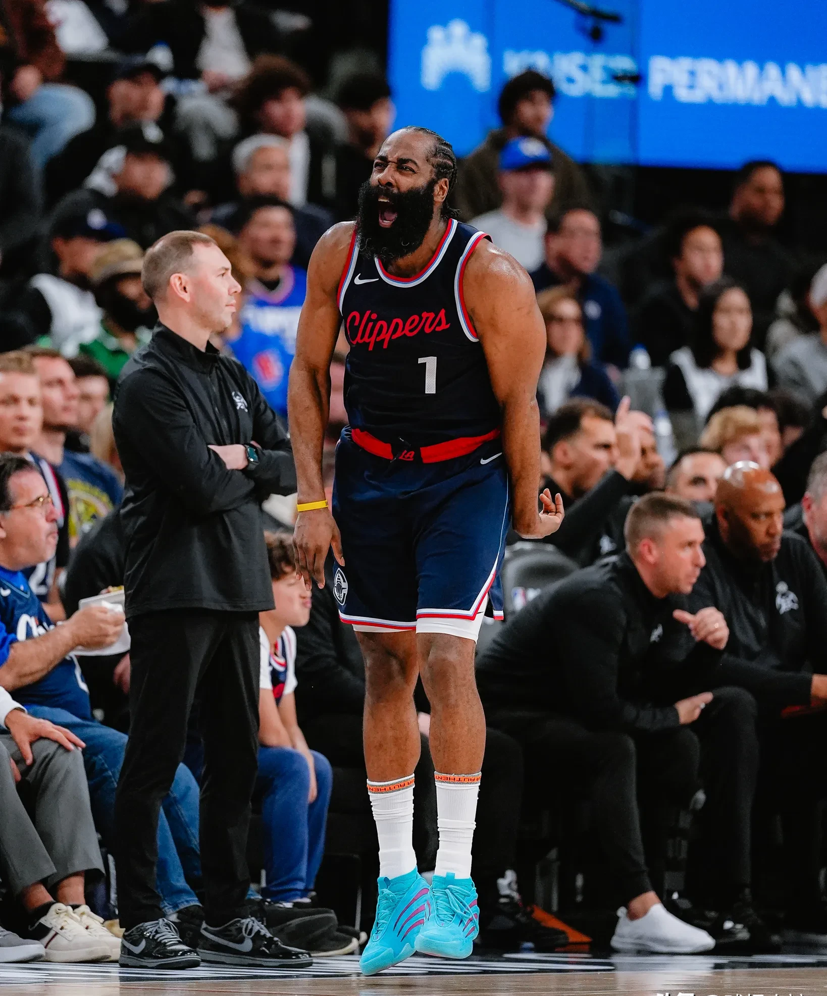 哈登新星比赛局势复杂表现突出,中国队前途光明!观众掌声雷动(今日nba夏季联赛精彩直播新星闪耀) 哈登新星比赛局势复杂表现突出,中国队前途光明!观众掌声雷动(今日nba夏季联赛精彩直播新星闪耀)