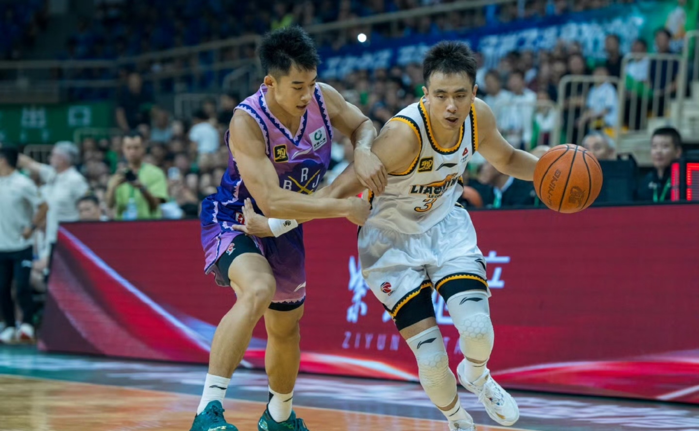 CBA常规赛倒计时；迈阿密热火赛后篮板制胜；细节引发关注；媒体盛赞；轮换策略成焦点的简单介绍